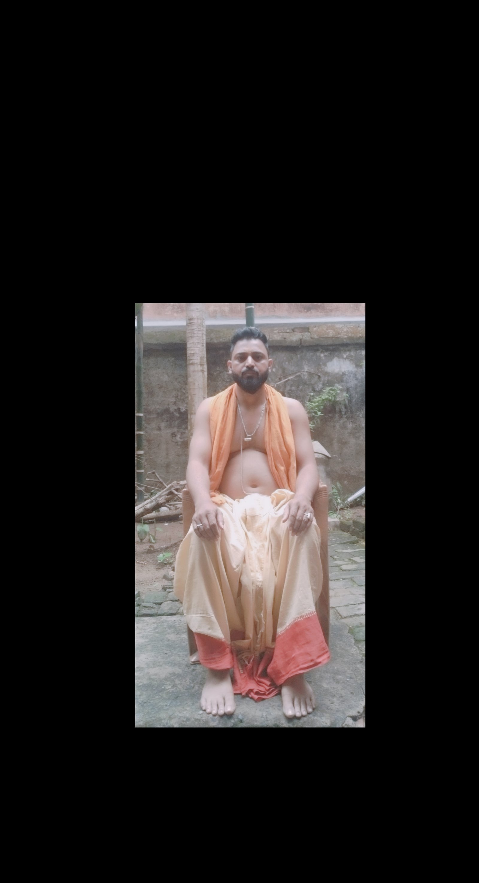 Purohit Mr. Satrajit Chatterjee in Katwa