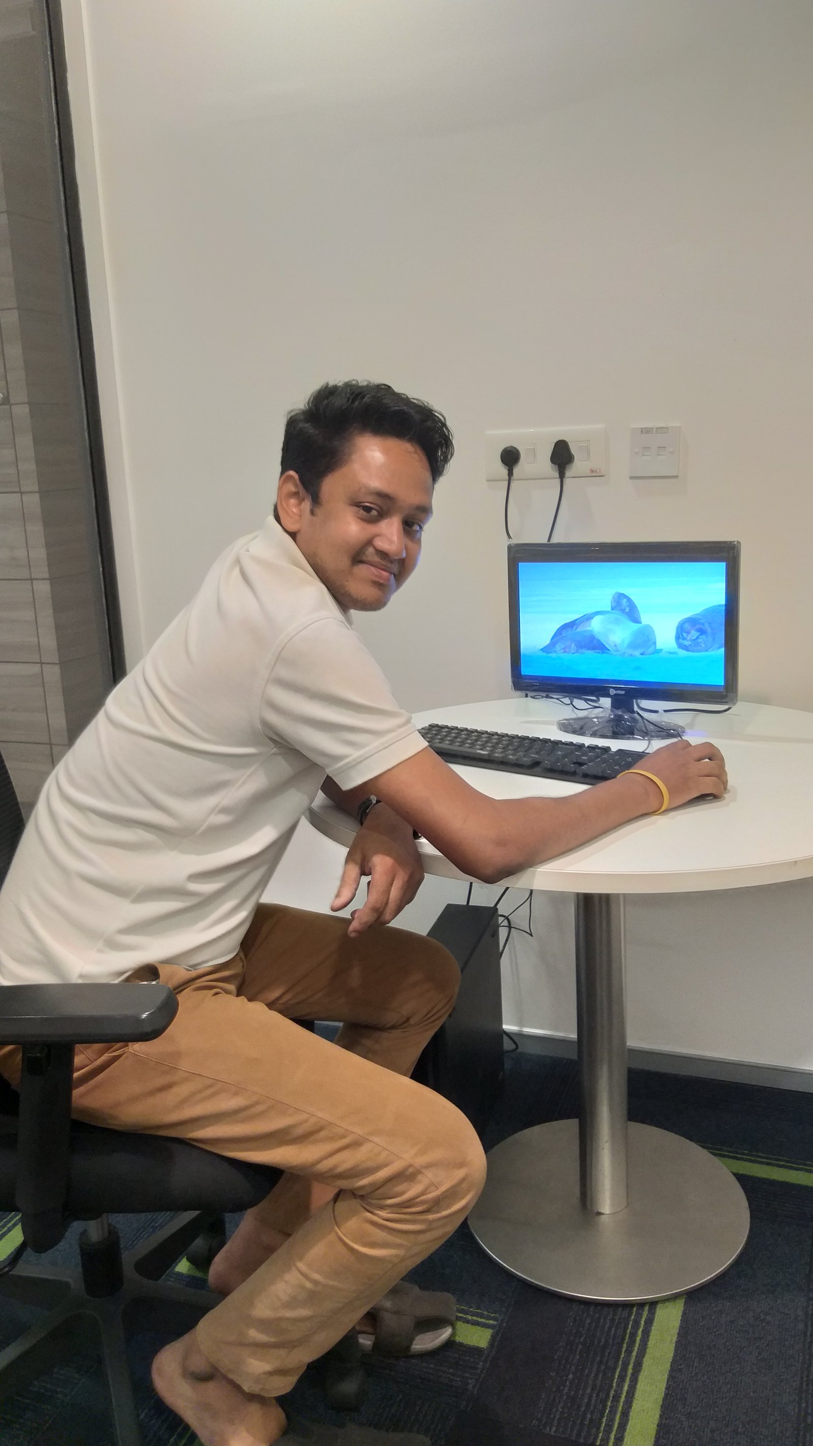 Laptop Computer Printer Technician Mr. Dhrubo Mondal in Baguihati